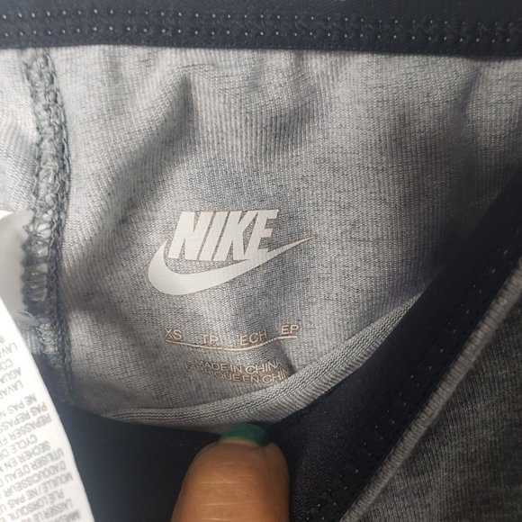 NIKE GOLD DOT LOGO GREY FULL LENGTH LEGGINGS WOMEN'S SIZE X-SMALL - Picture 3 of 10